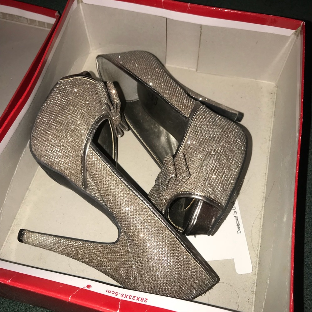 Guess heels